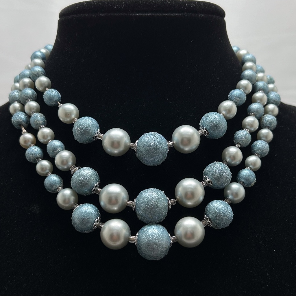 Japan Vintage Triple Strand Blue Beaded Necklace Smooth Textured 50s 60s 17$